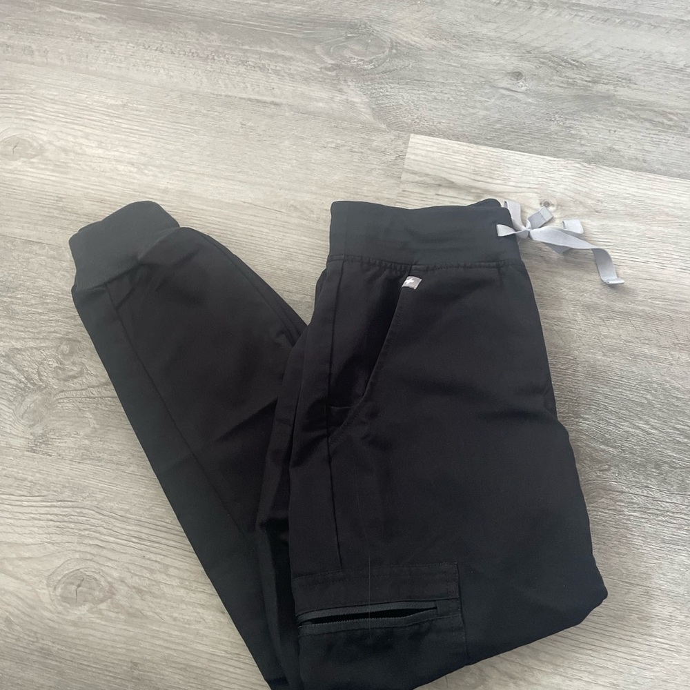 FIGS Black Zamora Joggers